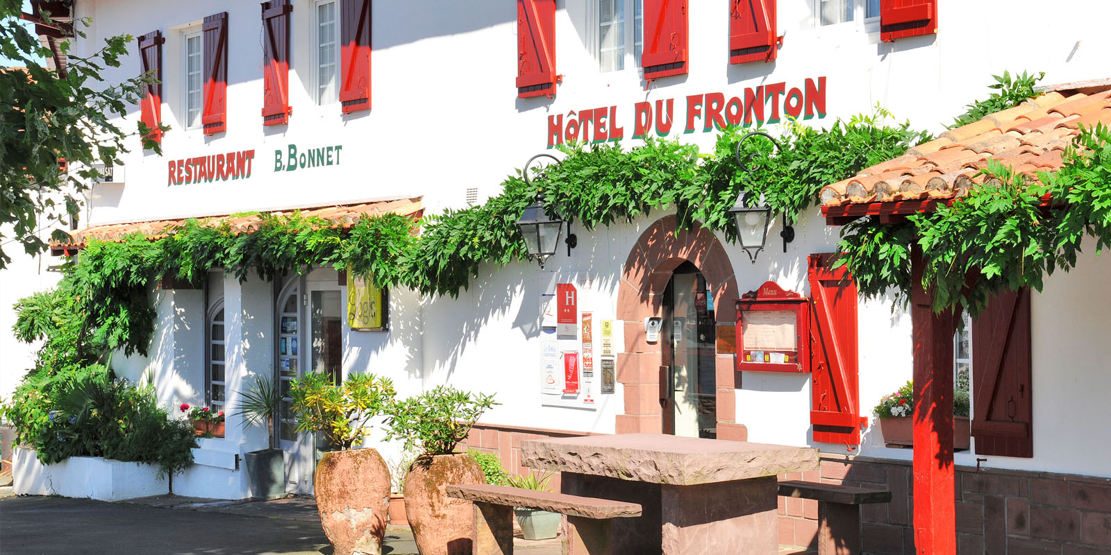 Bonnet – Le Fronton